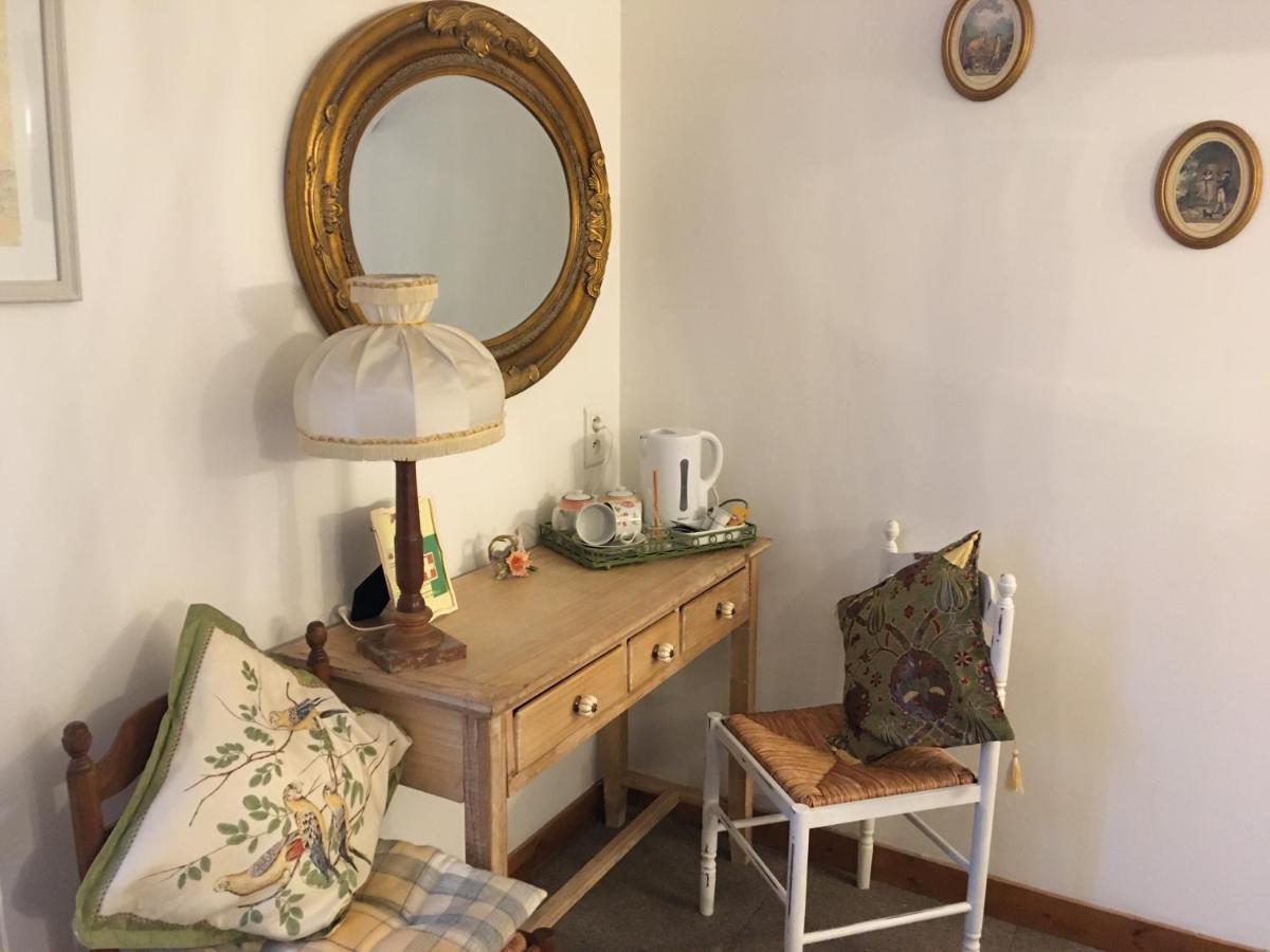 مبيت وإفطار Le Jardin De Rose 24 Feuillebert Romagne 86700 المظهر الخارجي الصورة