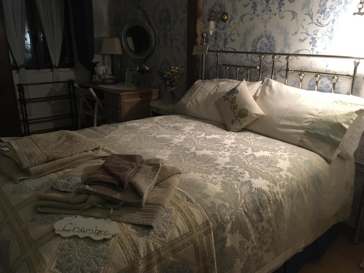 مبيت وإفطار Le Jardin De Rose 24 Feuillebert Romagne 86700 المظهر الخارجي الصورة