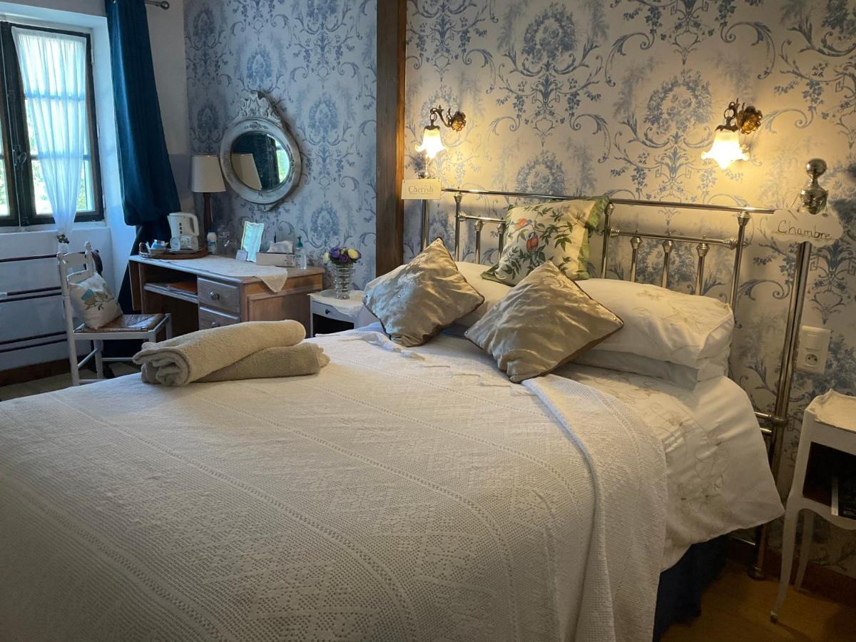مبيت وإفطار Le Jardin De Rose 24 Feuillebert Romagne 86700 المظهر الخارجي الصورة