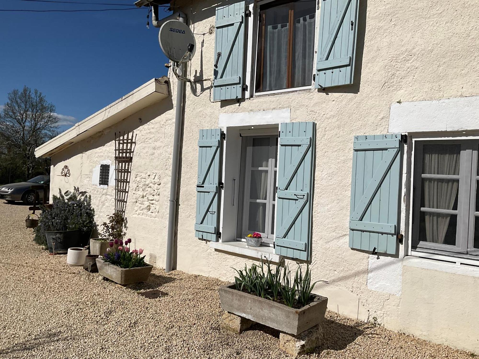 مبيت وإفطار Le Jardin De Rose 24 Feuillebert Romagne 86700 المظهر الخارجي الصورة